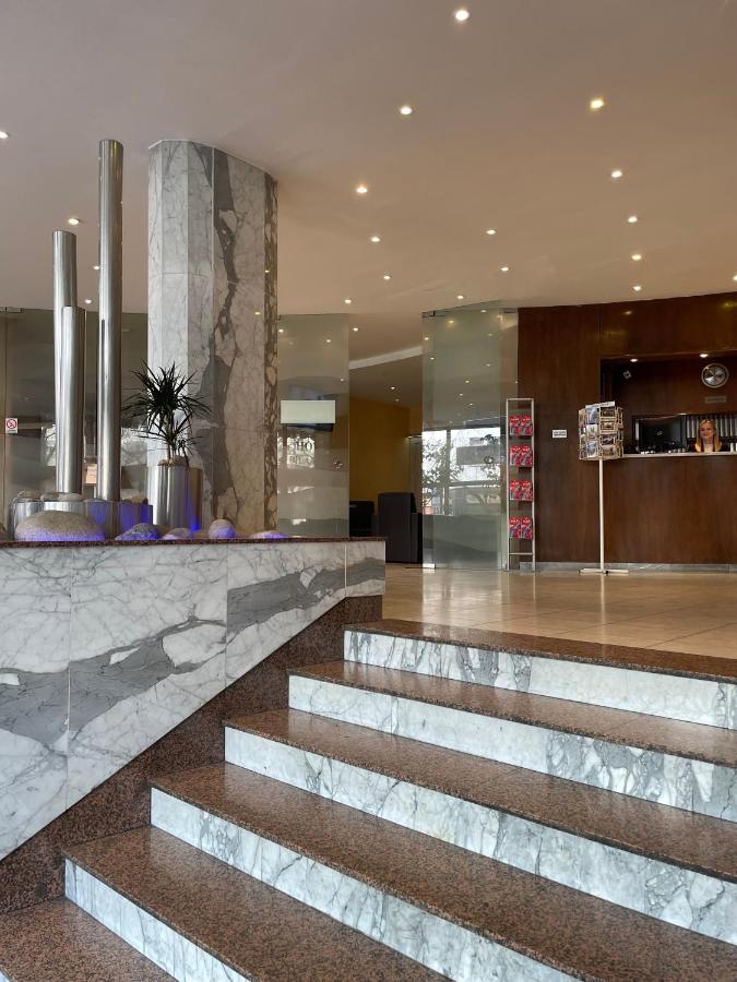 Luxury Family Hotel Bílá Labuť Praga Exterior foto