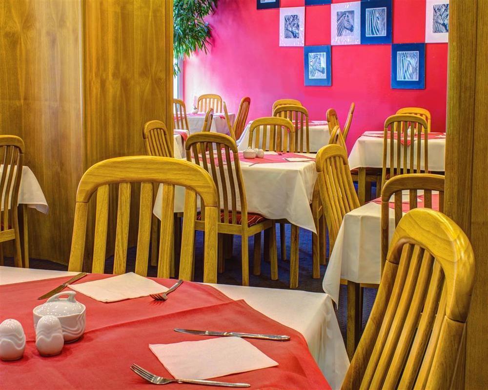 Luxury Family Hotel Bílá Labuť Praga Restaurante foto